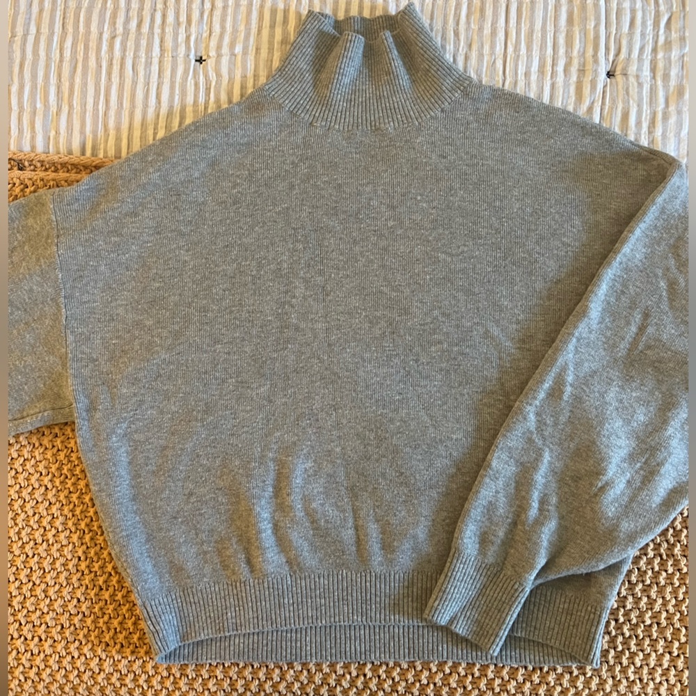 Abercrombie Long sleeve turtle neck crop sweater